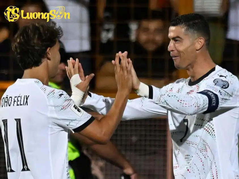 Bộ đôi Ronaldo và Felix đang trở nên vô cùng ăn ý trong thời gian gần đây (Ảnh: Goal)